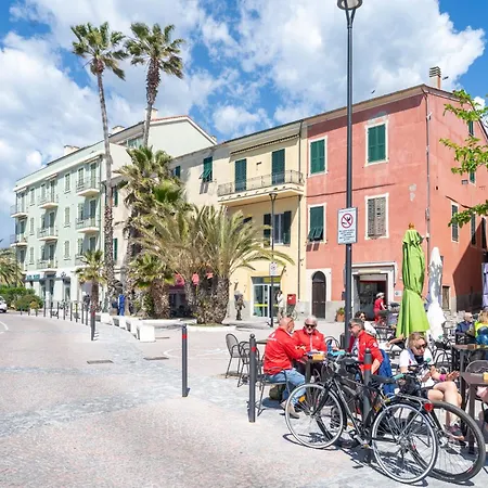 Santo's - Seaside And Bikeway In Riviera & Sanremo Appartamento *