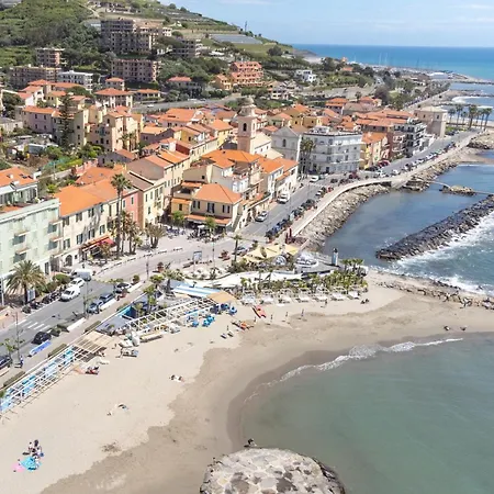 Santo's - Seaside And Bikeway In Riviera & Sanremo 아파트 산토스테파노알마레