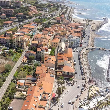 아파트 Santo's - Seaside And Bikeway In Riviera & Sanremo 산토스테파노알마레