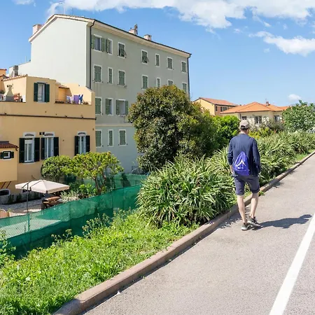 Santo's - Seaside And Bikeway In Riviera & Sanremo Santo Stefano al Mare