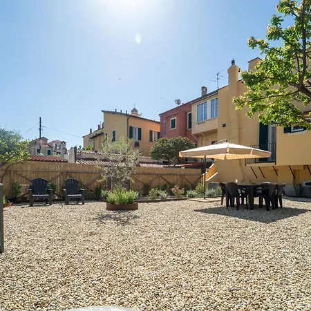 Daire Santo's - Seaside And Bikeway In Riviera & Sanremo Santo Stefano al Mare