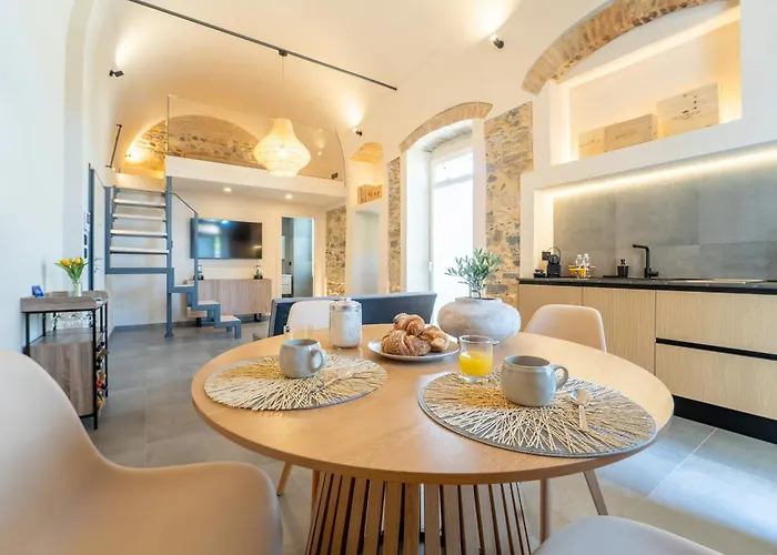 Santo's - Seaside And Bikeway In Riviera & Sanremo