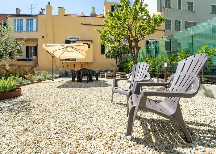 Santo's - Seaside And Bikeway In Riviera & Sanremo Apartamento Santo Stefano al Mare