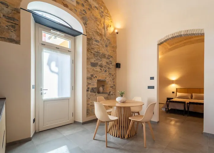 Santo's - Seaside And Bikeway In Riviera & Sanremo * Santo Stefano al Mare