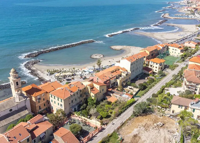 Santo's - Seaside And Bikeway In Riviera & Sanremo Apartamento *